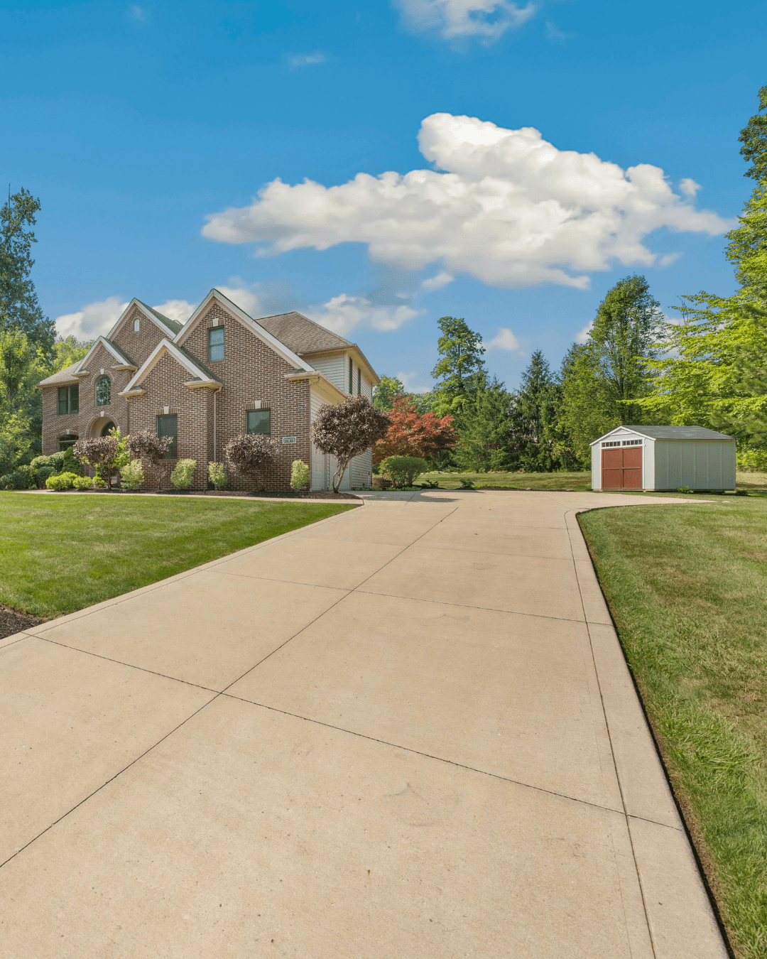 Premium concrete driveway in Calgary by Kinsmen Consulting